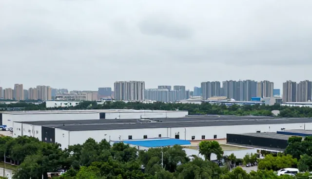 定制服务中企业信息更新的两种做法及取舍